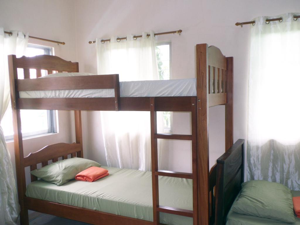 Our Melting Pot Hostel - Tagaytay Tagaytay City Δωμάτιο φωτογραφία